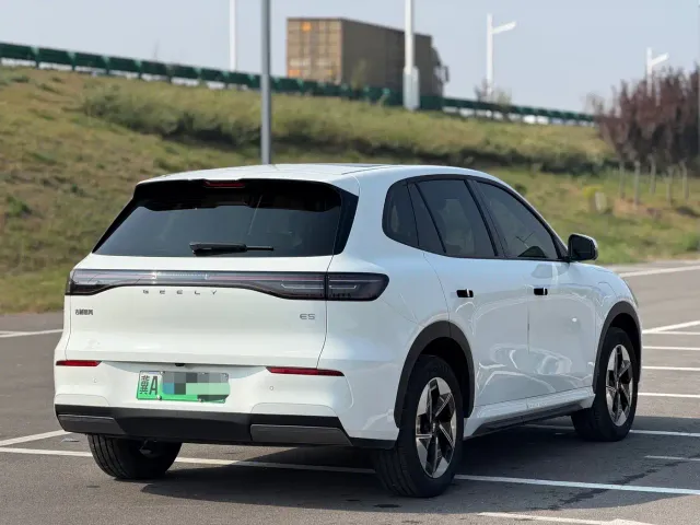 Geely Galaxy E5 — Фото автомобиля 12