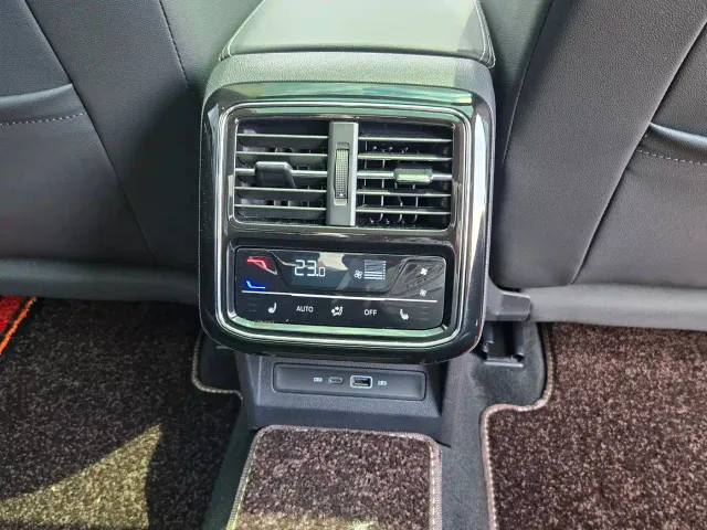 Volkswagen Passat — Фото автомобиля 10