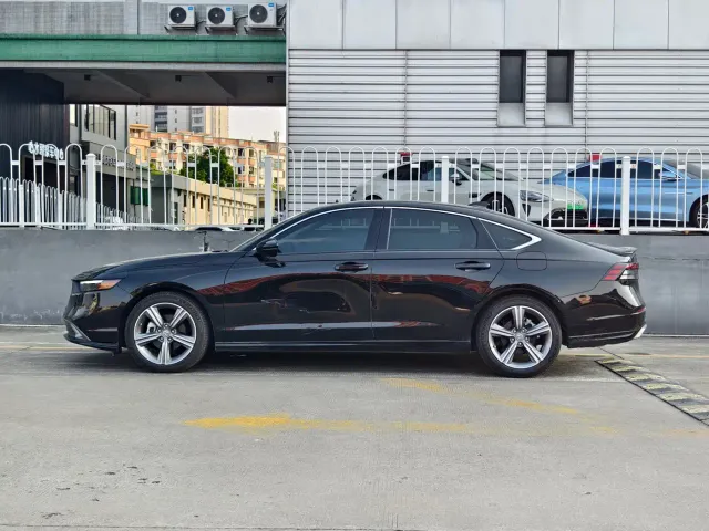 Honda Accord — Фото автомобиля 3