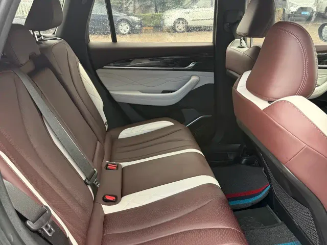Geely Xingyue L — Фото автомобиля 6