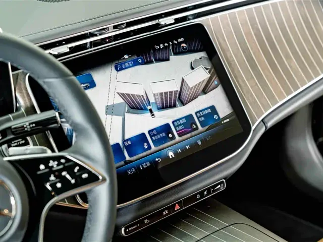 Mercedes-Benz E-Class — Фото автомобиля 12