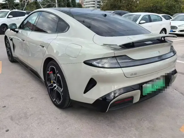 Xiaomi SU7 — Фото автомобиля 8