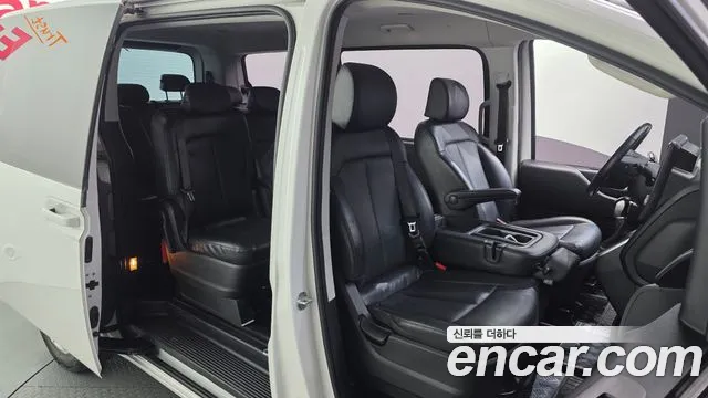 Hyundai Staria Staria 4WD Tourer 11 мест — Фото автомобиля 12