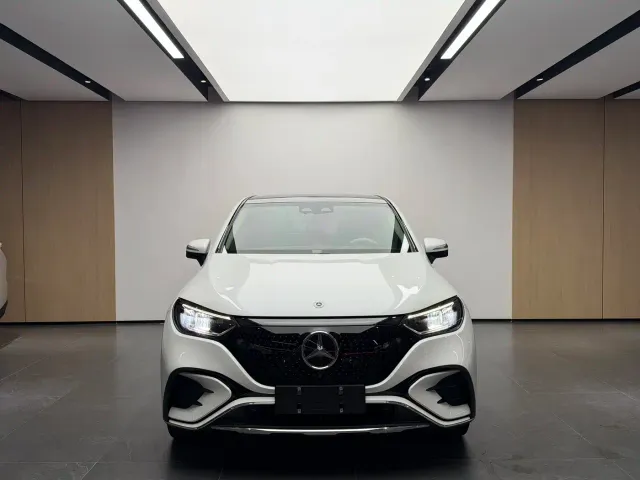 Mercedes-Benz EQE SUV — Фото автомобиля 2