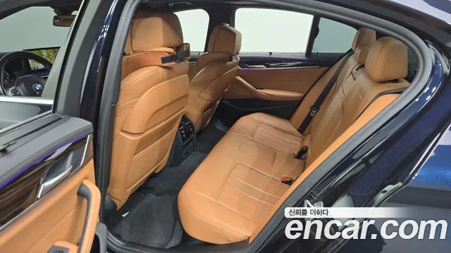 BMW 5 Series G30 — Фото автомобиля 11