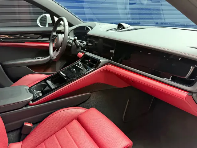 Porsche Panamera — Фото автомобиля 10