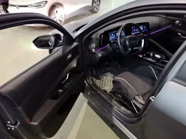 Hyundai Elantra — Фото автомобиля 15