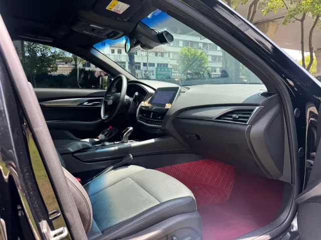 Cadillac CT5 — Фото автомобиля 11