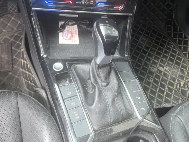 Volkswagen Passat — Фото автомобиля 16