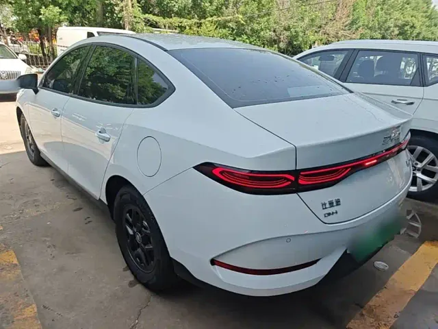 BYD Qin PLUS — Фото автомобиля 4
