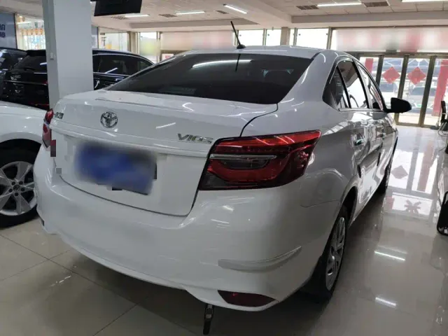 Toyota Vios — Фото автомобиля 6
