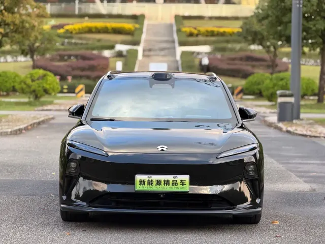 Nio ET5 Touring — Фото автомобиля 3
