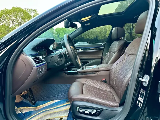BMW 7 Series — Фото автомобиля 3