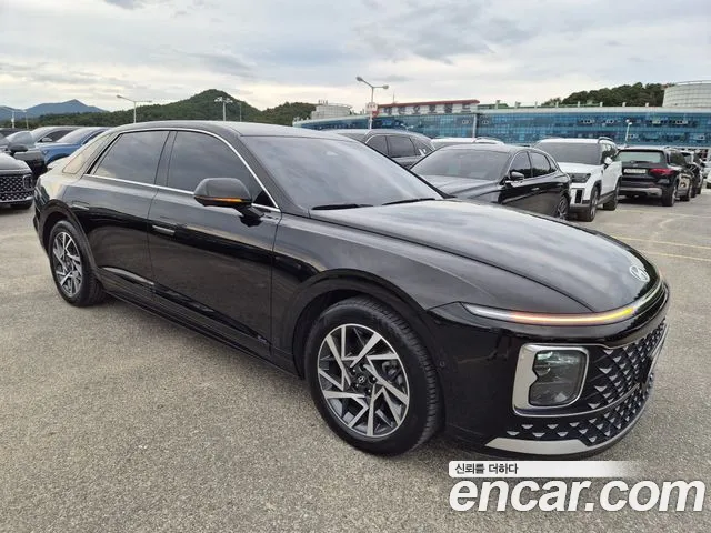 Hyundai Grandeur Grandeur (GN7) 2.5 Бензин 2WD — Фото автомобиля 3