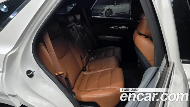 Genesis GV70 — Фото автомобиля 25