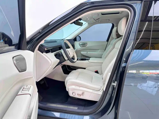 Lynk & Co 900 — Фото автомобиля 9
