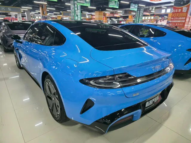 Xiaomi SU7 — Фото автомобиля 5