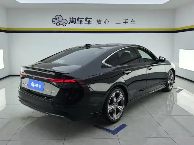 Honda Accord — Фото автомобиля 3