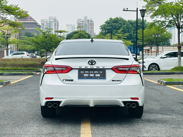 Toyota Camry — Фото автомобиля 6