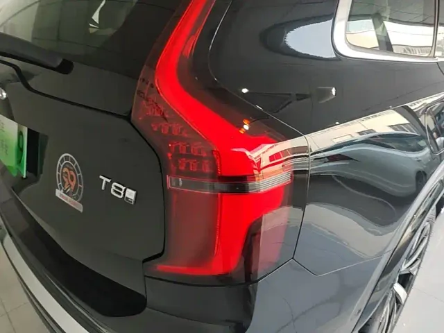 Volvo XC90 — Фото автомобиля 7