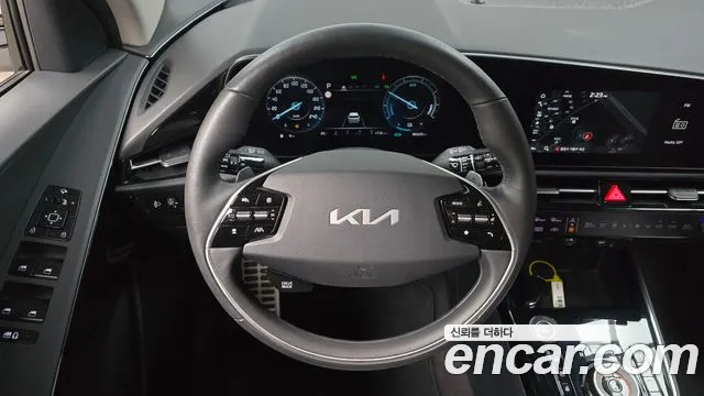 Kia Niro The All New Niro Signature — Фото автомобиля 12