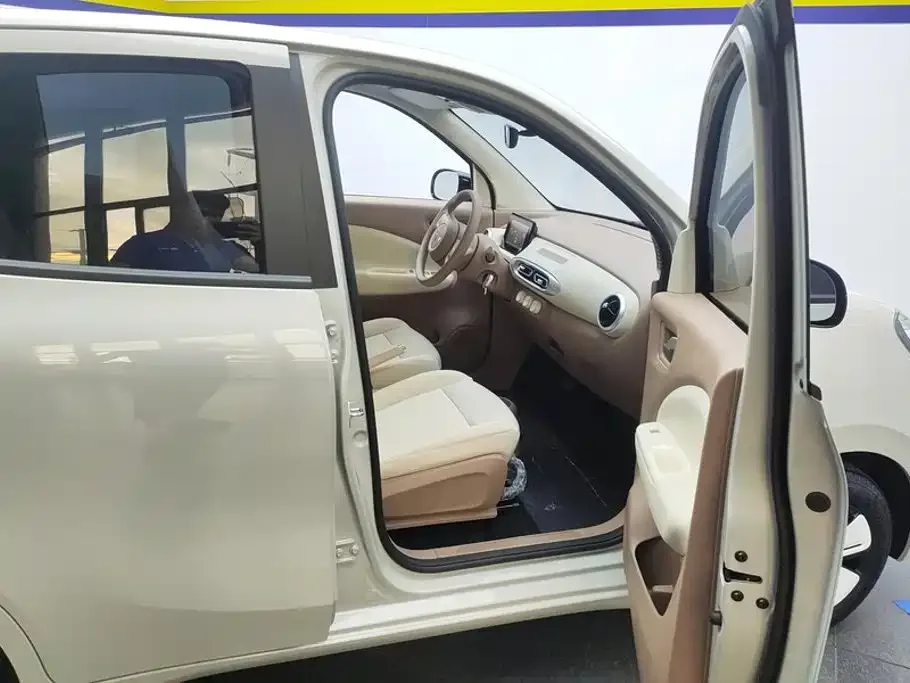 Wuling Motors Hongguang MINIEV 2025 4-Door Advanced — Фото автомобиля 8