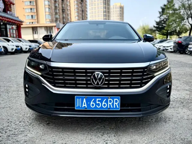 Volkswagen Passat — Фото автомобиля 2
