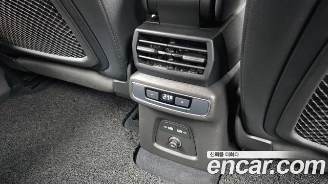 Audi Q4 e-tron — Фото автомобиля 29
