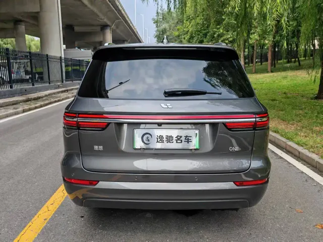 Li Auto ONE — Фото автомобиля 5