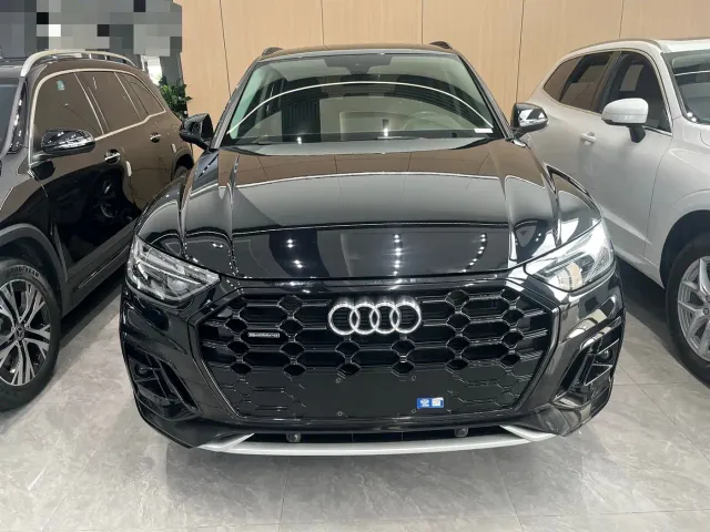 Audi Q5L — Фото автомобиля 2