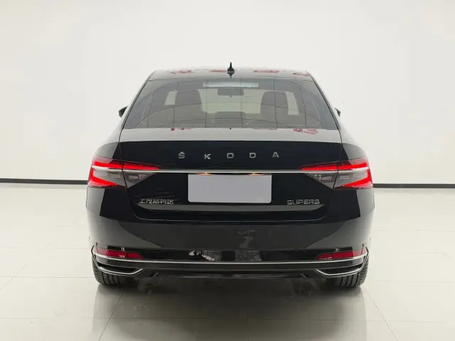 Skoda Superb — Фото автомобиля 5