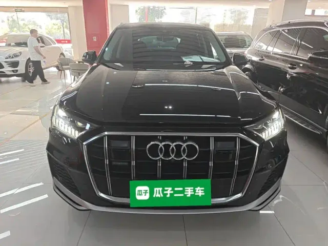Audi Q7 — Фото автомобиля 2
