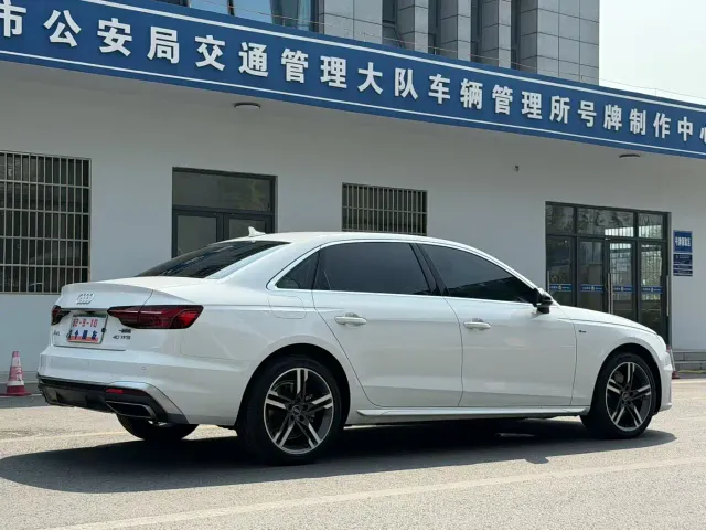 Audi A4L — Фото автомобиля 9