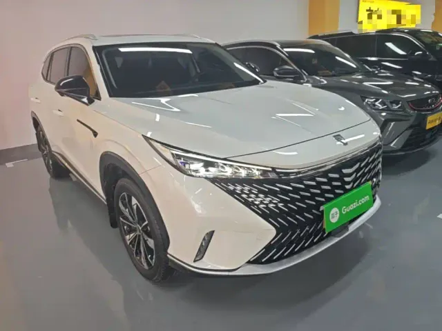 Roewe RX5 — Фото автомобиля 3