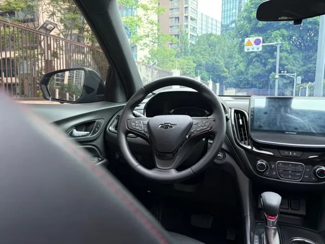 Chevrolet Equinox — Фото автомобиля 12