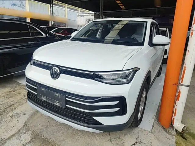 Фотография автомобиля — Volkswagen Tharu