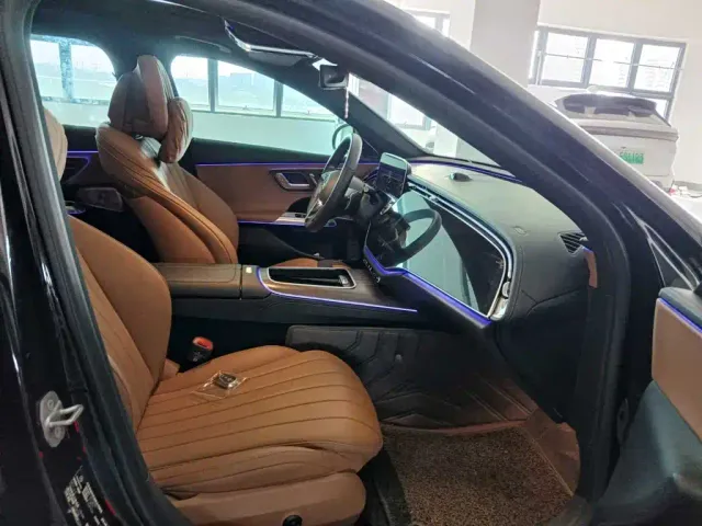 Mercedes-Benz E-Class — Фото автомобиля 11