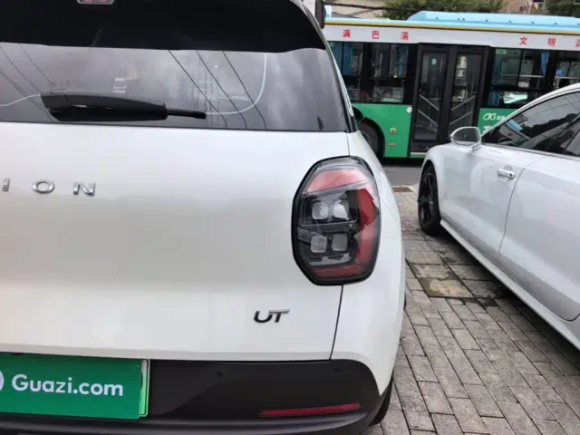 GAC Aion UT — Фото автомобиля 7