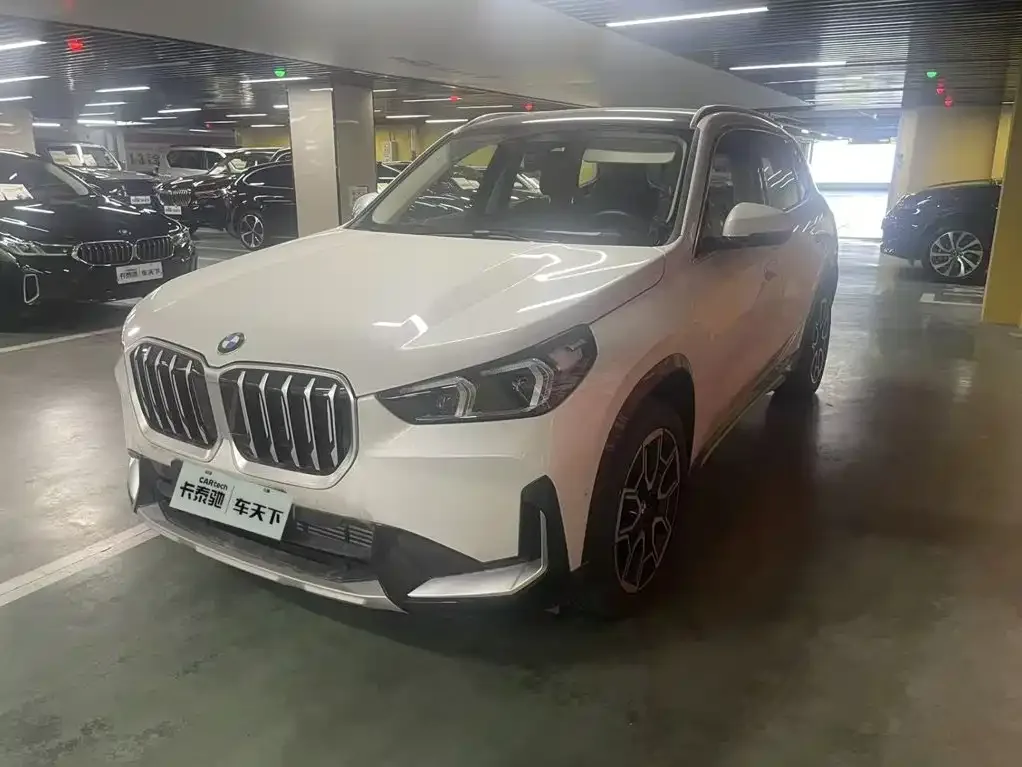 Фотография автомобиля — BMW X1