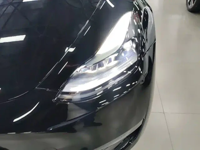 Tesla Model Y — Фото автомобиля 23