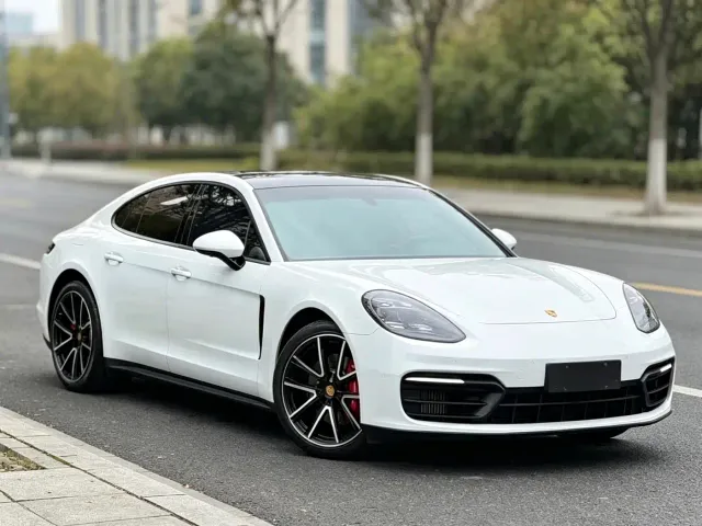 Porsche Panamera — Фото автомобиля 3