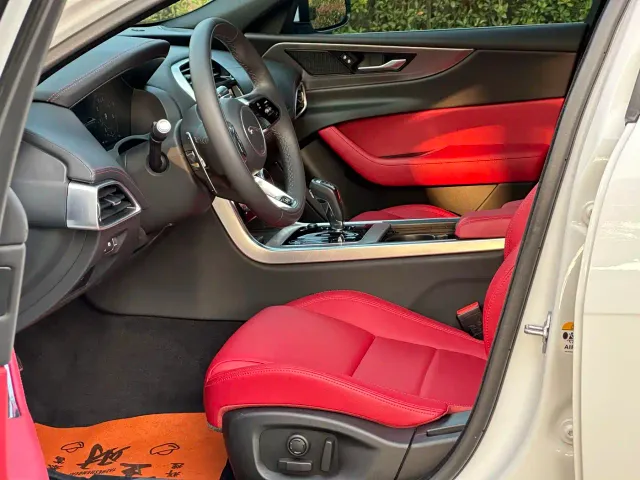 Jaguar XEL — Фото автомобиля 20