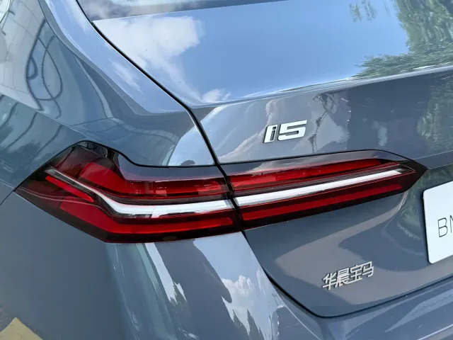 BMW i5 — Фото автомобиля 23