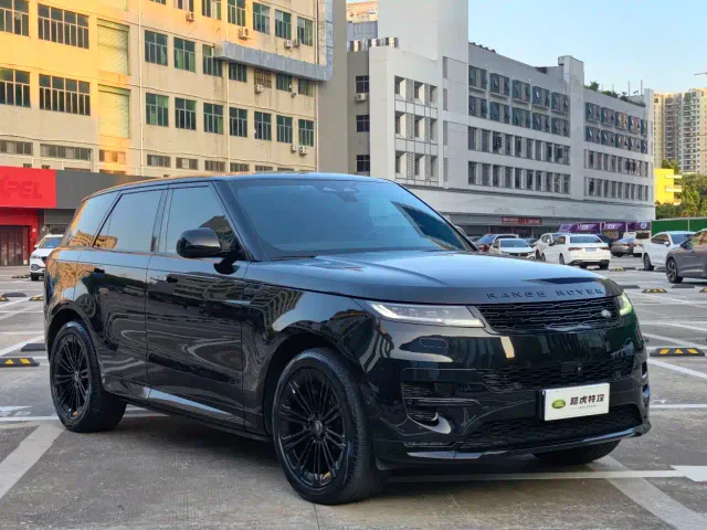 Land Rover Range Rover Sport — Фото автомобиля 3