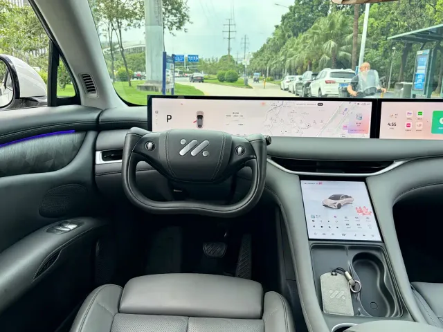 IM Motors LS6 — Фото автомобиля 14