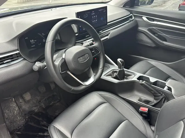 Geely Emgrand — Фото автомобиля 11