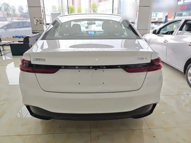 Geely Geometry A — Фото автомобиля 5