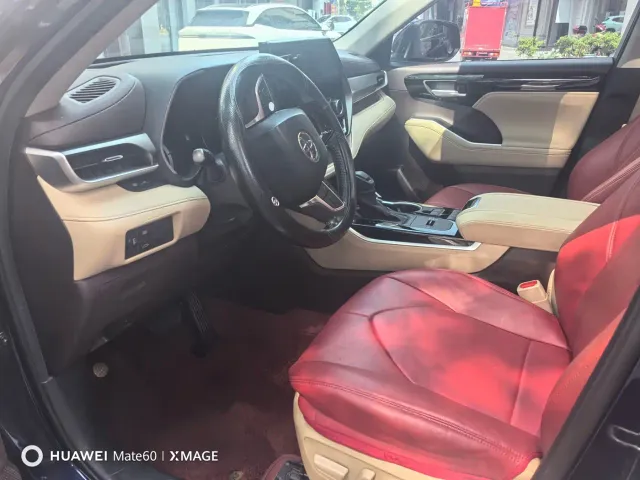 Toyota Highlander — Фото автомобиля 4