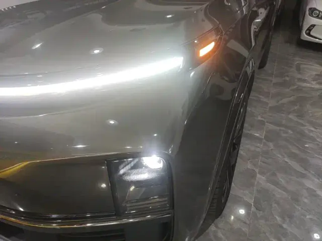 Li Auto L9 — Фото автомобиля 23