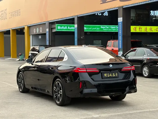 BMW 5 Series — Фото автомобиля 20